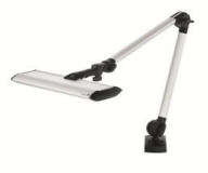 Moderner Schreibtischlampe mit silbernen Armen und schwarzem Gelenkarm